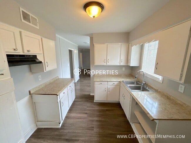 Building Photo - 4235 Camelot Ave