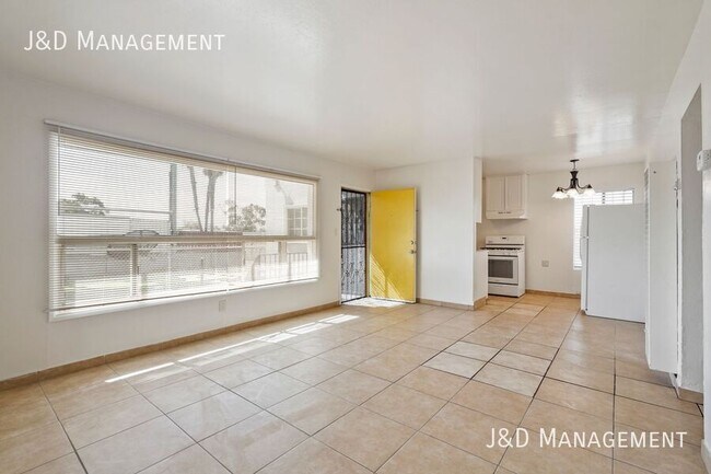 Building Photo - 824 47th St