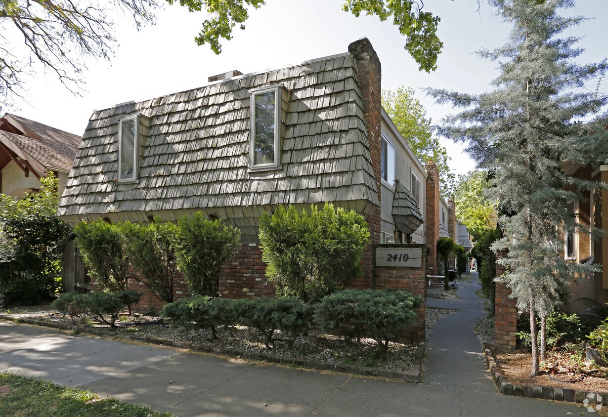 Primary Photo - 2410 E St