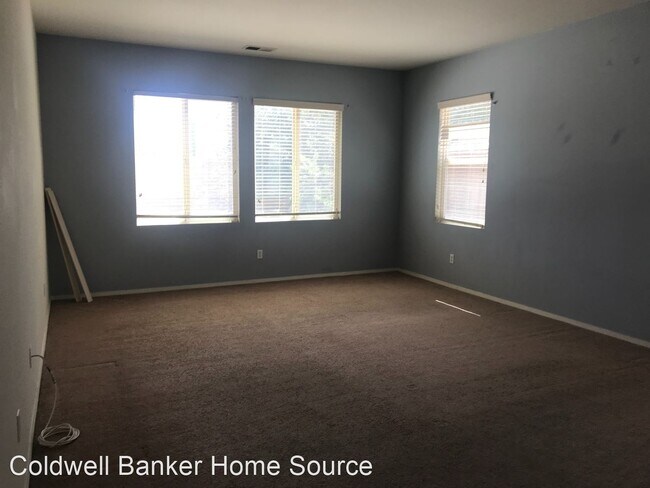 Foto del edificio - 5 br, 2.5 bath House - 15835 Yosemite St