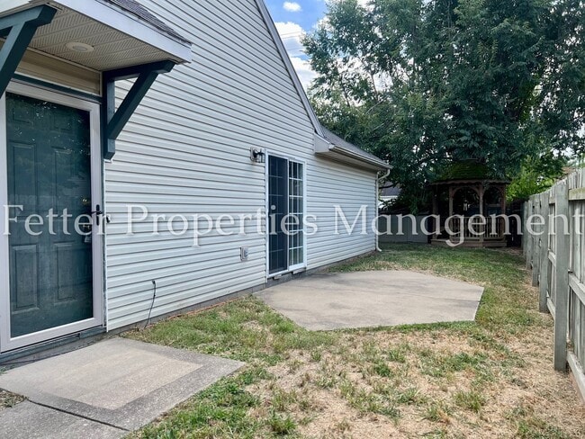 Building Photo - McCutchanville 2 Bedroom Home!