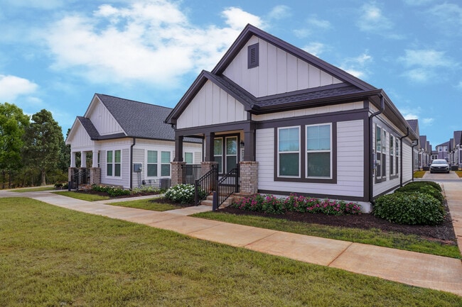 Building Photo - The Lodges at Fort Mill