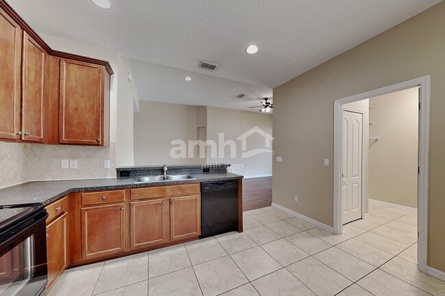 Building Photo - 607 Arbor Pointe Ave