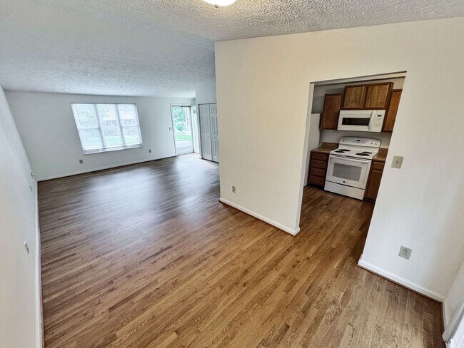 Foto del edificio - Charming 3BD/2BA Home in Prime Roswell Location – Walk to Downtown!