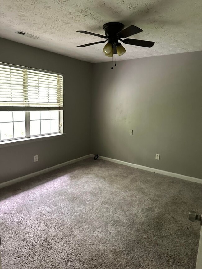 Photo - 4766 Victoria Dr House