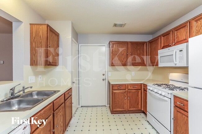 Building Photo - 8614 E Rachlin Cir