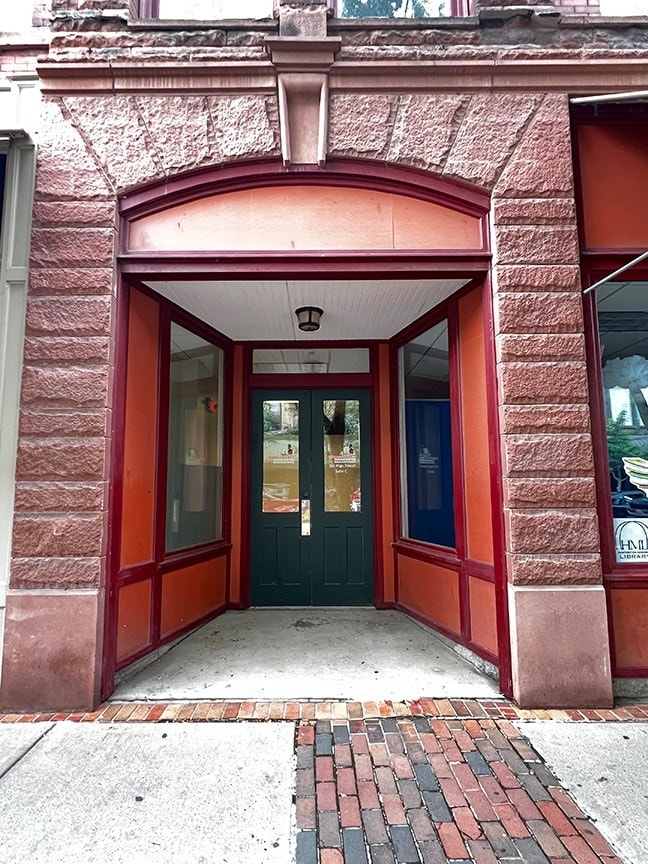 Building Photo - 155 Main St