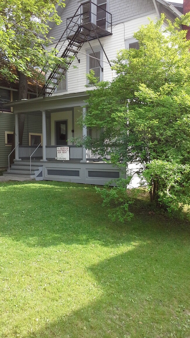 Building Photo - 931 E State St