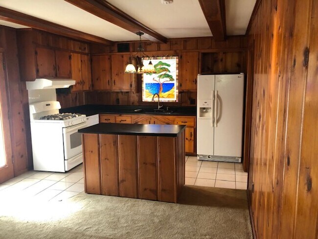 Building Photo - *** $99 Lease Processing Fee Due at Signin...