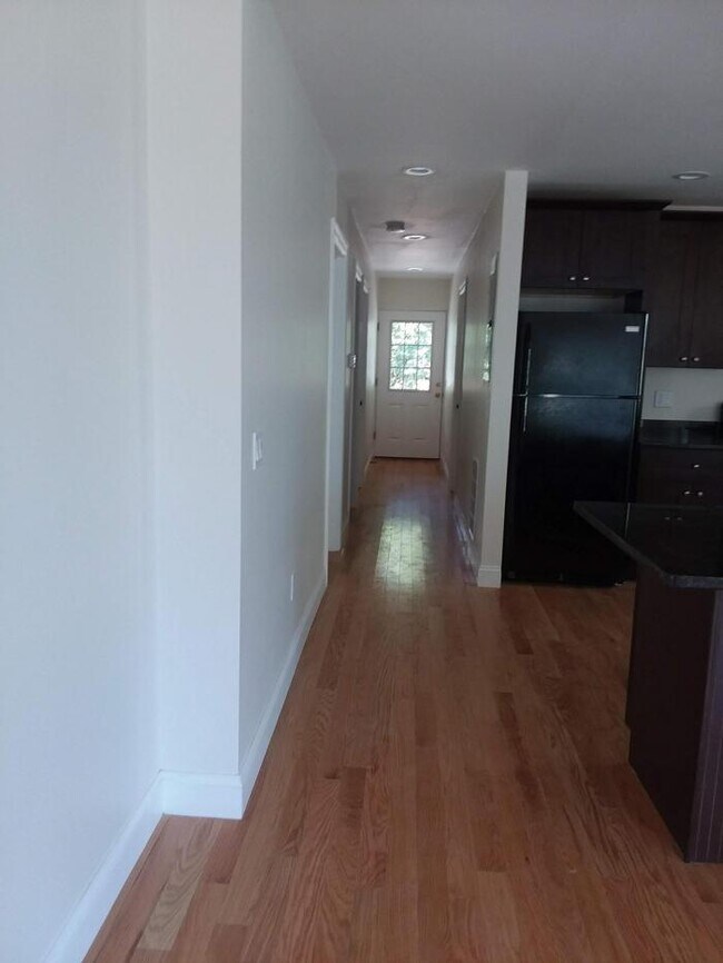 Foto del edificio - 4 bedroom in Boston MA 02120