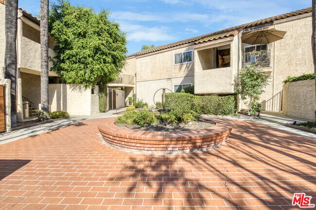 Building Photo - 23401 Park Sorrento
