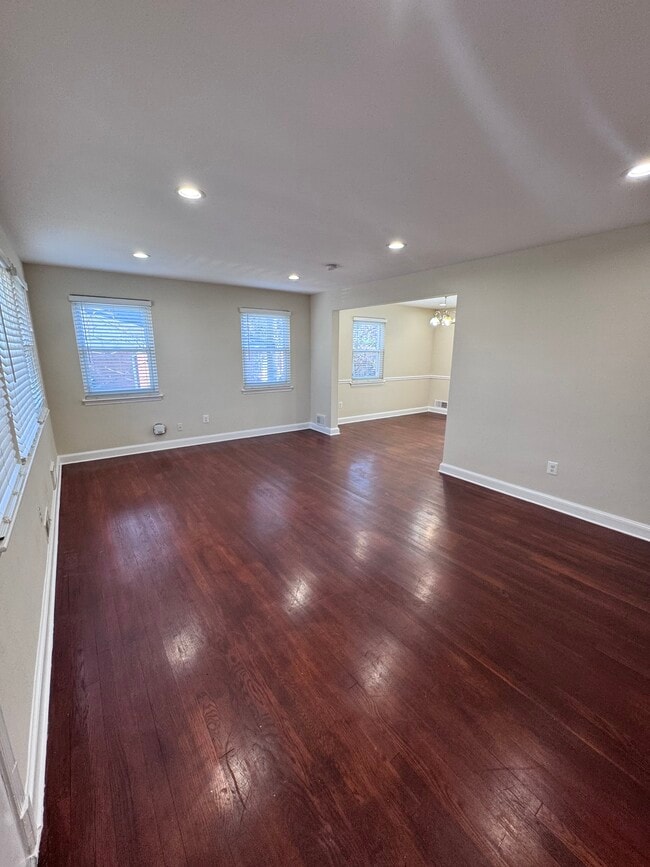 Sala de estar 2da vista - 2409 Afton St