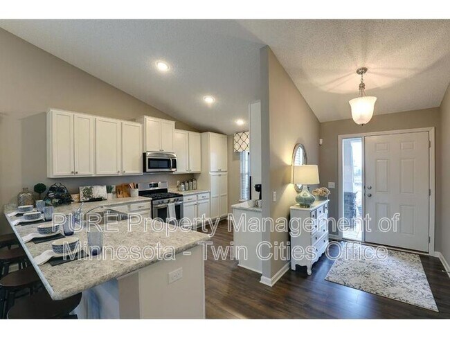 Foto del edificio - 6613 Jasmine Ave S