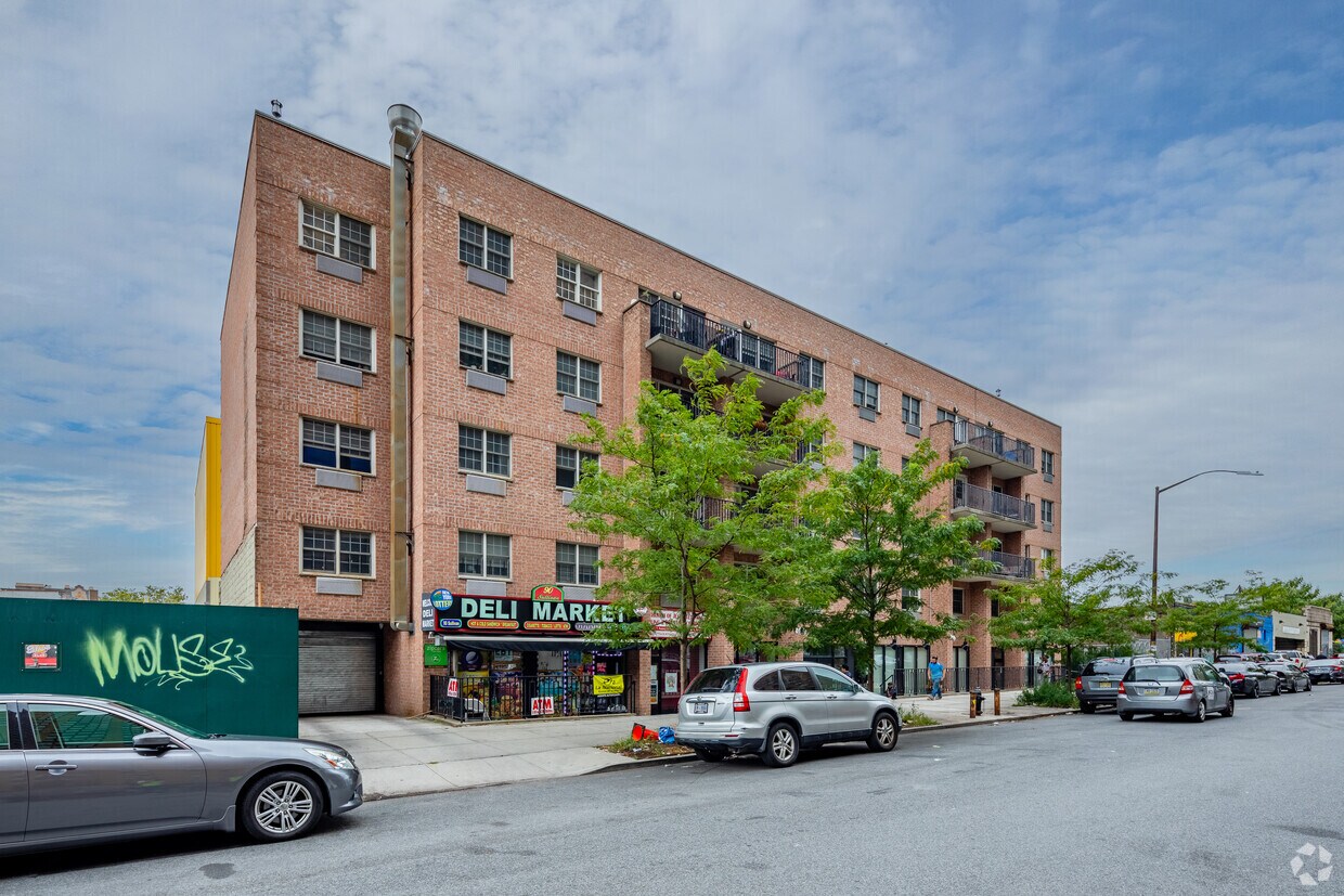 Primary Photo - 90 Sullivan Pl
