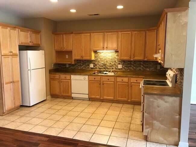 Foto del edificio - 109 Patty Ln