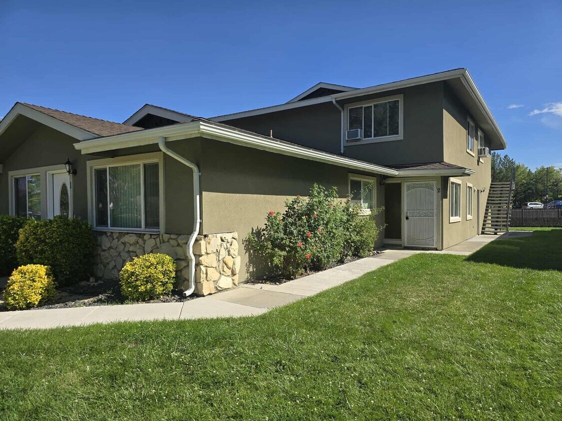 Primary Photo - 2 Bedroom Smithridge Greens Condo