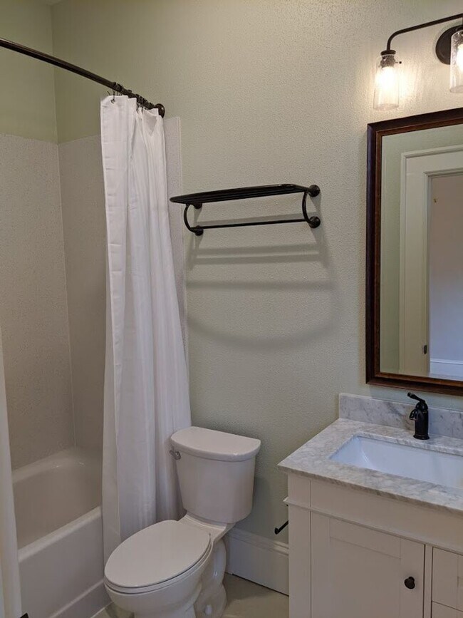 Foto del edificio - Cute 1bd/1bth in Cottage Grove w/ Stainles...