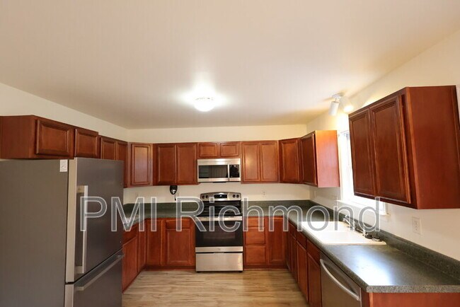 Foto del edificio - 6055 Walking Path Ln