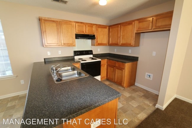 Building Photo - 7898 Rushmeade Cir S