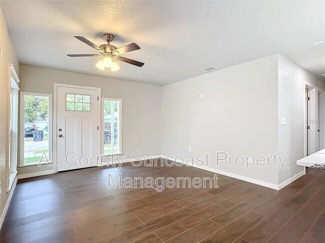 Foto del edificio - 2762 Grove Park Ave N