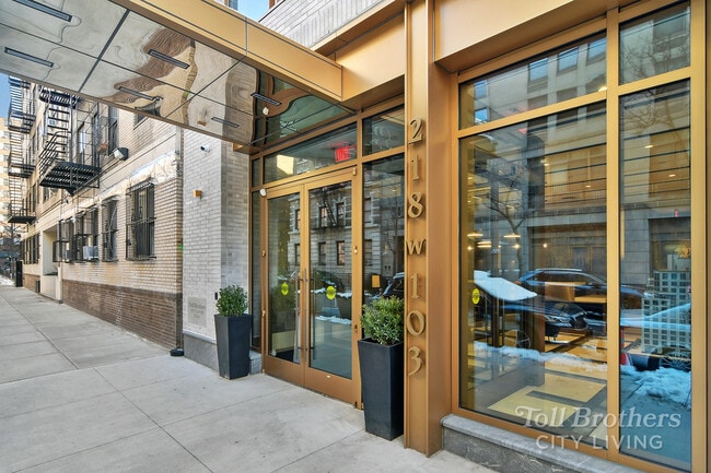 Interior Photo - The Rockwell