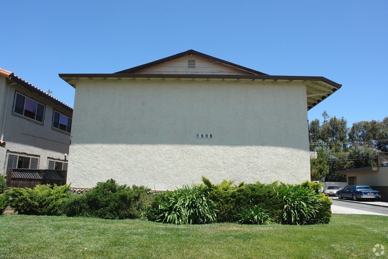 Foto del edificio - 5608 Hoffman Ct