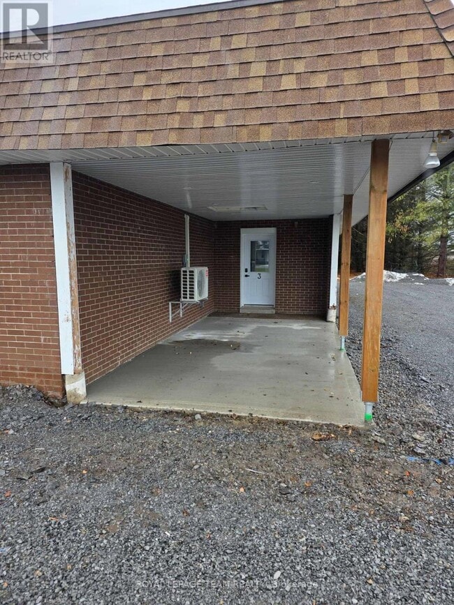 Photo du bâtiment - 3514 Brinston Rd