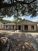Building Photo - 16210 Lazy Ridge Rd