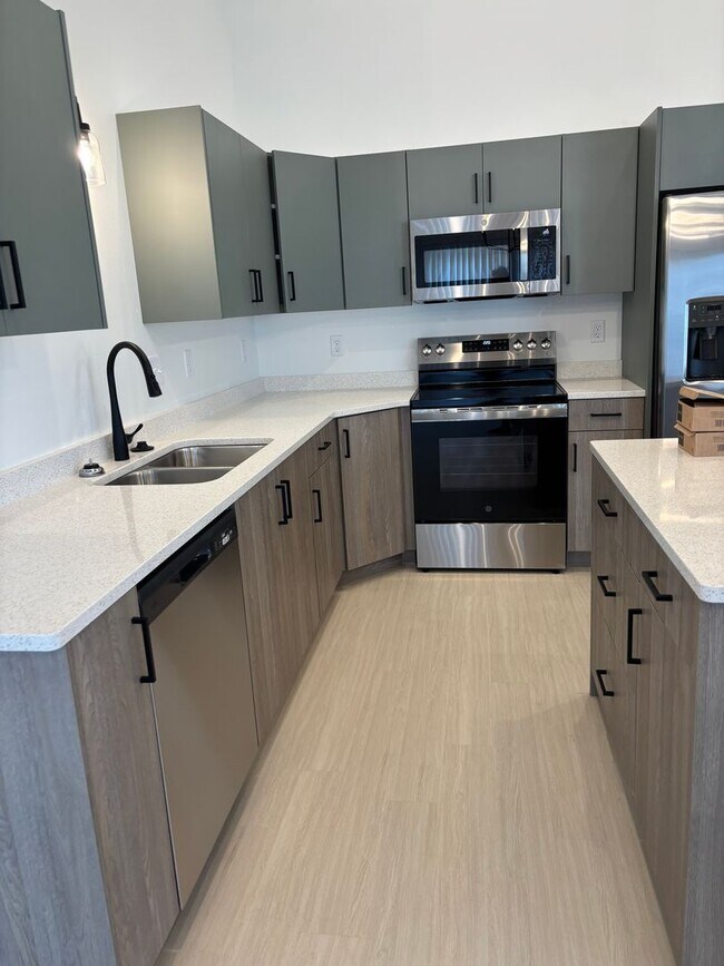 Foto del edificio - 3 Bed 3 Bath Townhome