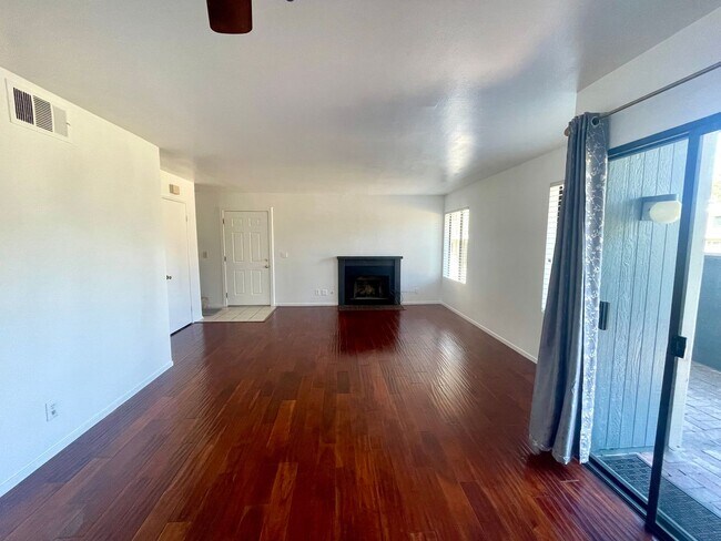 Building Photo - 3 Bedroom Condo in Hercules, Close to wate...