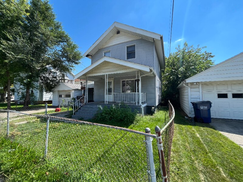 Primary Photo - 1489 Berdan Ave