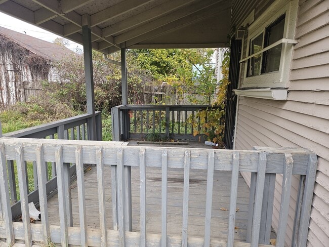 Foto del edificio - 3273 N Detroit Ave