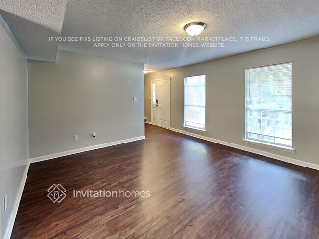 Foto del edificio - 7025 Markway Dr