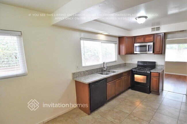 Foto del edificio - 15857 Liggett St