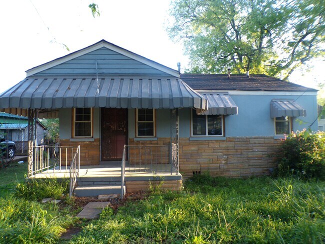 Building Photo - 708 40th St