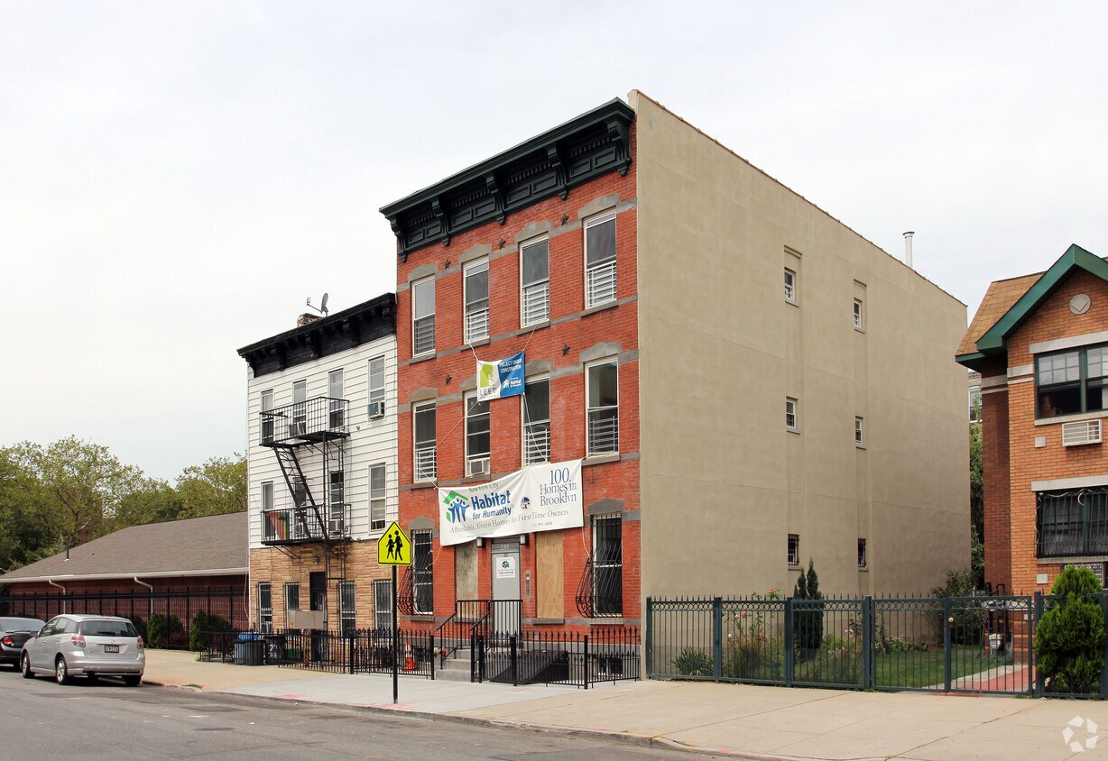 Primary Photo - 203 Marion St