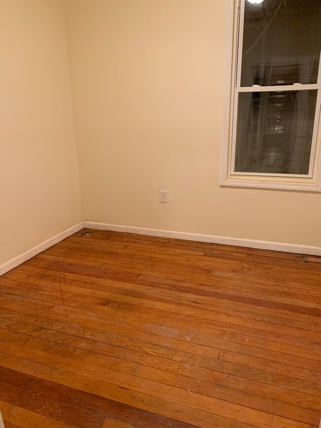 Foto del edificio - 79 Winans Ave