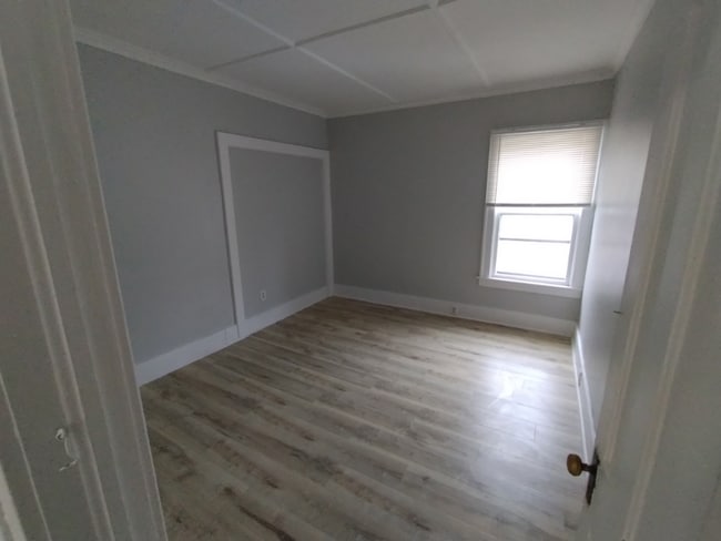 Building Photo - 246 W 6th St