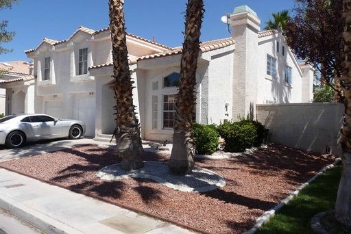 Foto principal - Wonderfully UPGRADED Green Valley Townhome