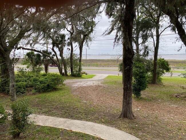 Building Photo - 10244 Fort Caroline Rd