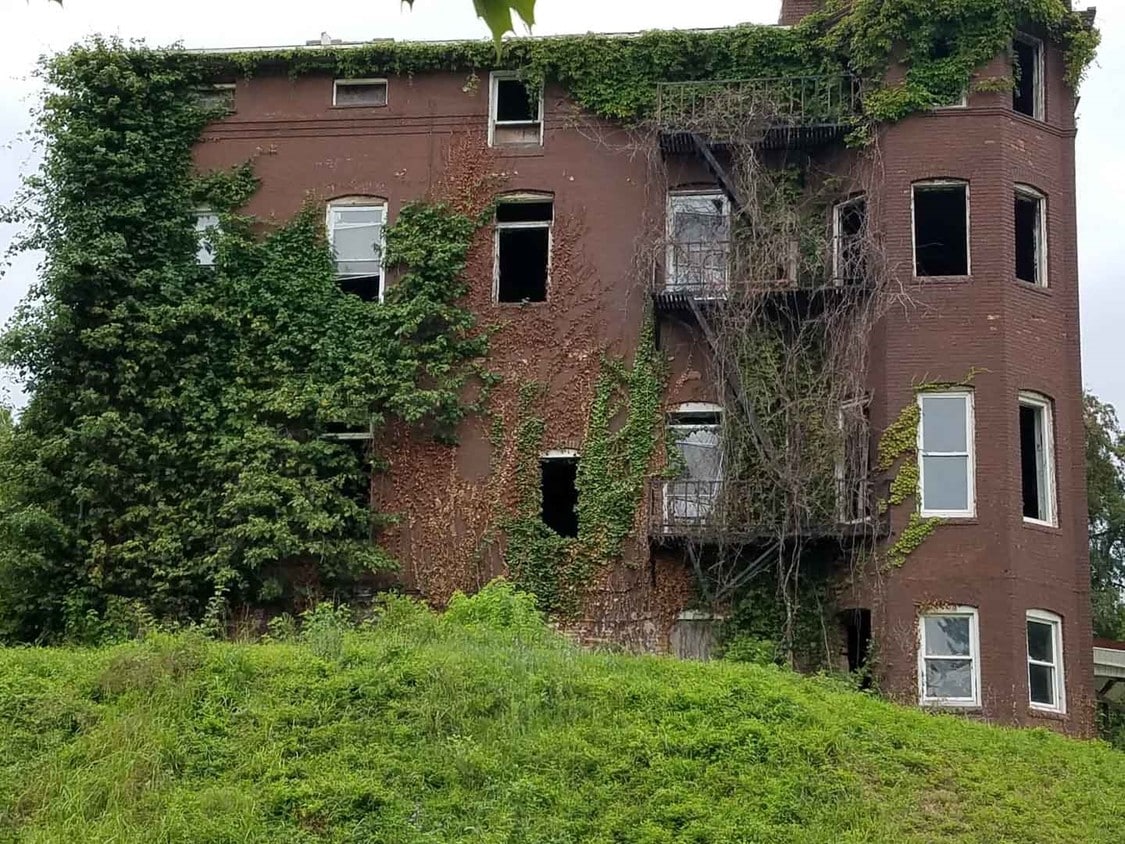 Building Photo - 3301 Elgin Ave