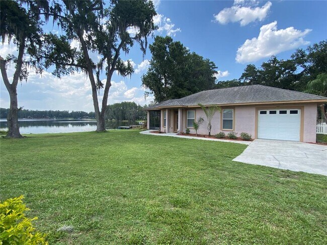 Foto del edificio - 125 Lake Hobbs Rd