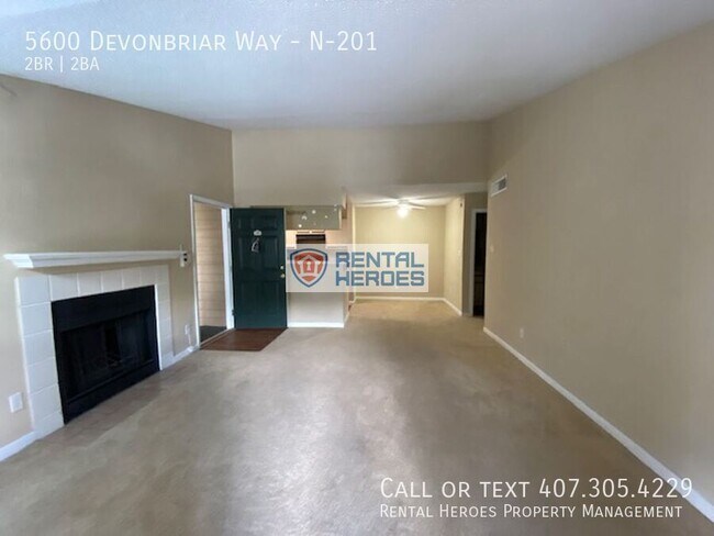 Foto del edificio - 5600 Devonbriar Way