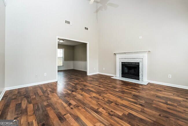 Building Photo - 915 Eagle Pointe Dr NW