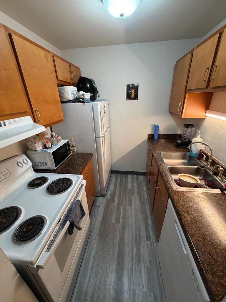 Riverwood Apartments