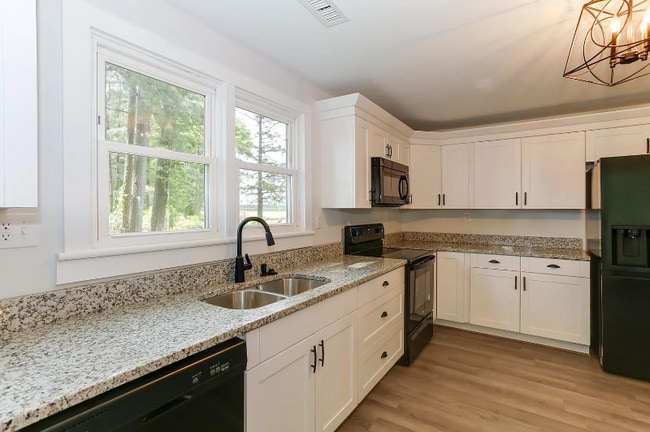 Building Photo - 11100 Mill Swamp Rd