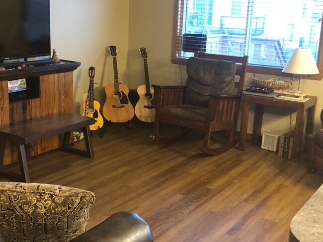Living Room - 5283 50th Ave S