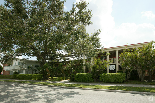 Building Photo - Windsor House Apartments