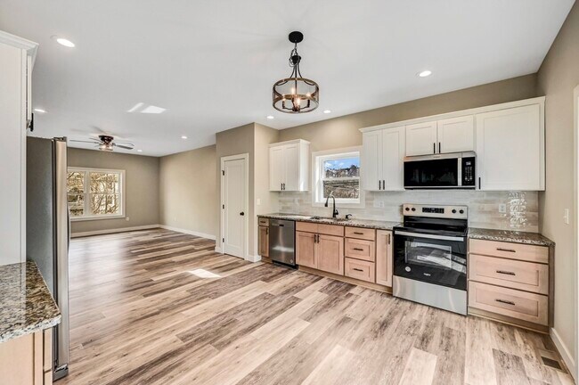 Foto del edificio - 702 E Elm St