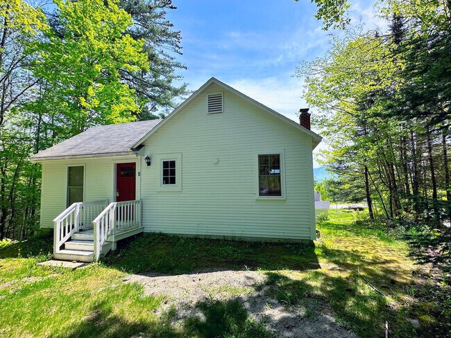Building Photo - 11 Gilmanton Hill Rd